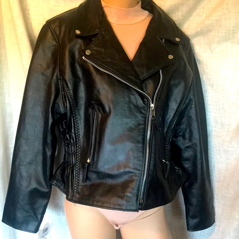 Rocky Mountain Buffalo Hide bike jacket in black. Ladies 3X